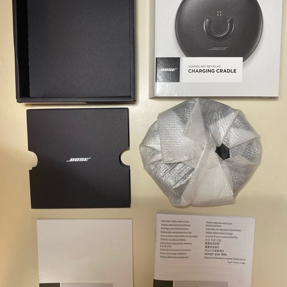 BOSE Soundlink Revolve charging cradle - Picture 9 of 10
